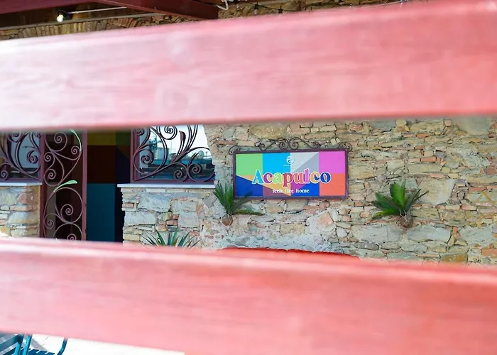 بيت للعطل Stone With A Terrace *