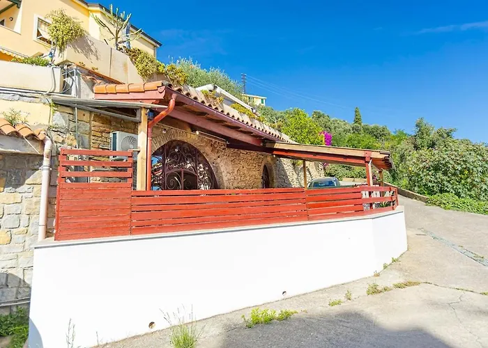 بيت للعطل Stone With A Terrace سانريمو