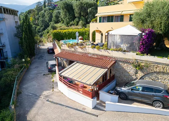 بيت للعطل Stone With A Terrace سانريمو